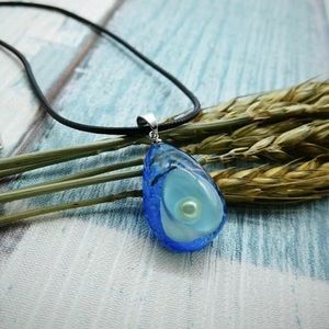 Pearl Shell Beach Necklace. New!
